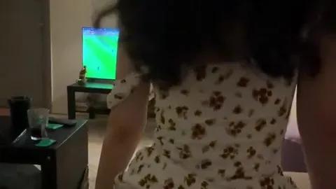 Saunada olgun patroniçe kameralara yakalandı